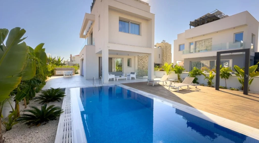 4 Bedroom House for Sale in Famagusta – Agia Napa