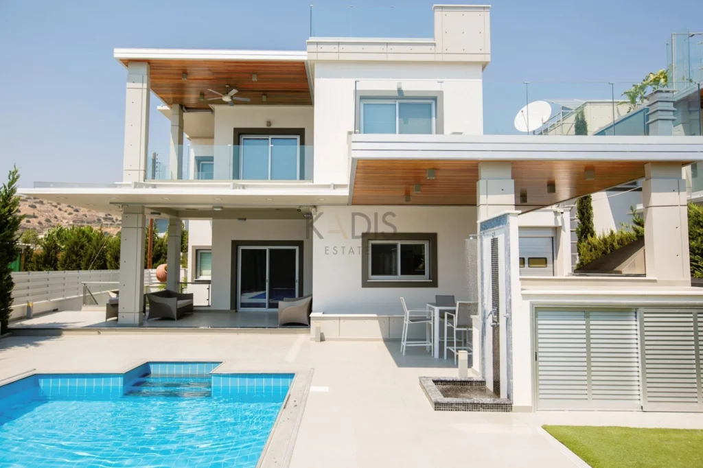 4 Bedroom House for Sale in Agios Tychonas, Limassol District