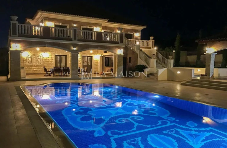 6+ Bedroom House for Sale in Paphos District