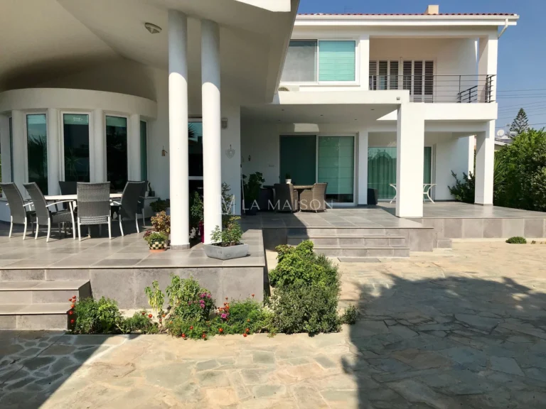 6+ Bedroom House for Sale in Latsia, Nicosia District