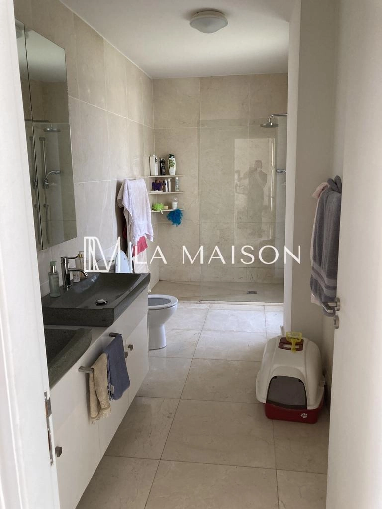 5 Bedroom House for Sale in Engomi, Nicosia District