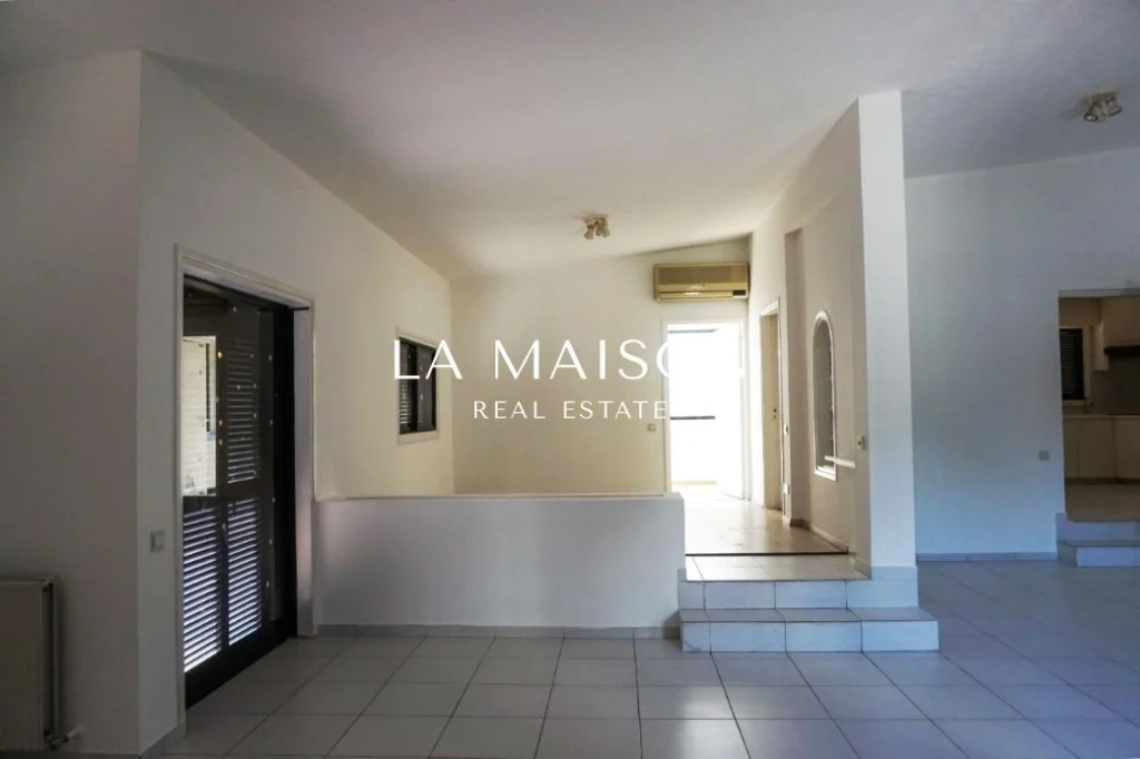 3 Bedroom House for Sale in Strovolos, Nicosia District