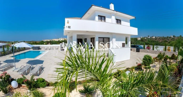 Cheap Houses and Villas for Sale Famagusta up to 1000000 euro