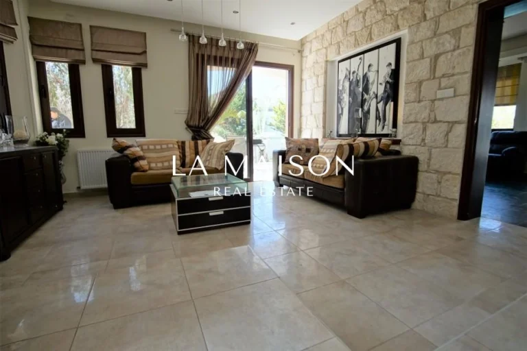 4 Bedroom House for Sale in Agios Tychonas, Limassol District