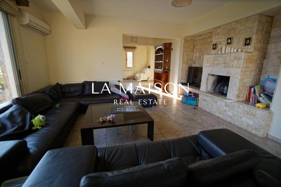 4 Bedroom House for Sale in Geroskipou, Paphos District