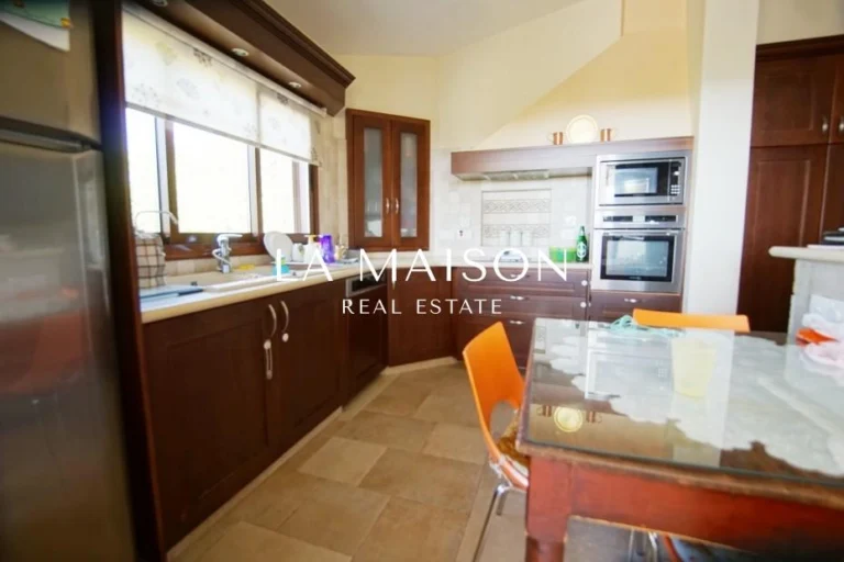 6+ Bedroom House for Sale in Konia, Paphos District