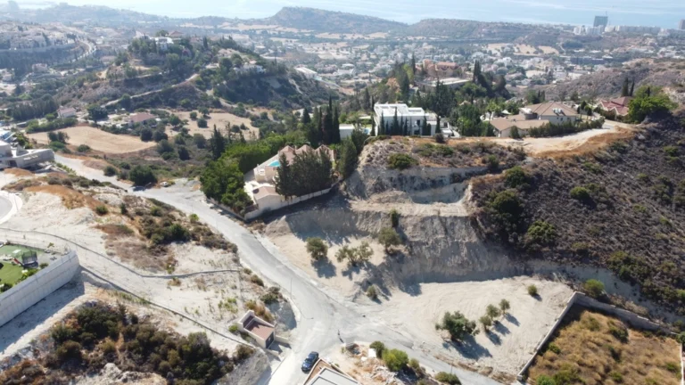 2,700m² Plot for Sale in Agios Tychonas, Limassol District