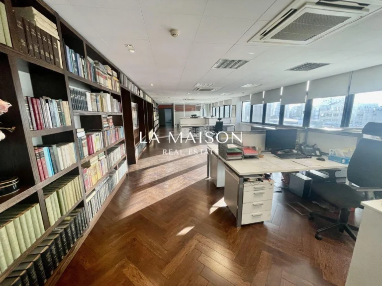 372m² Office for Sale in Nicosia District