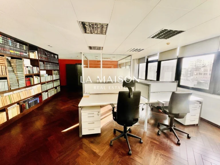 372m² Office for Sale in Nicosia District