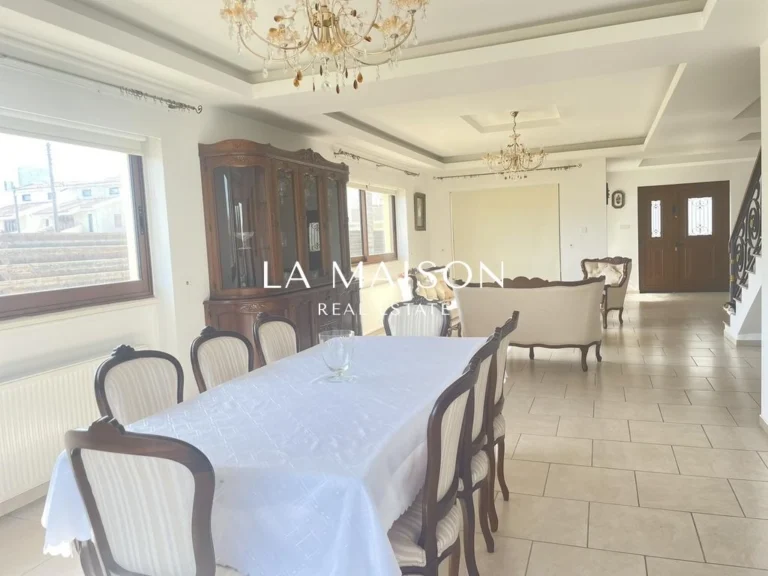 315m² House for Sale in Latsia, Nicosia District