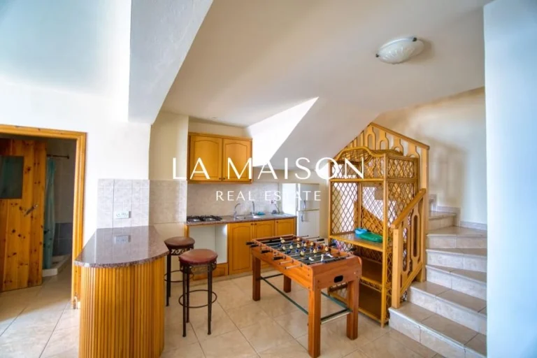 6+ Bedroom House for Sale in Paphos District