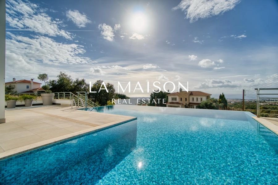 6+ Bedroom House for Sale in Mesa Chorio, Paphos District