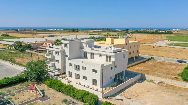 2 Bedroom Apartment for Sale in Pervolia Larnacas