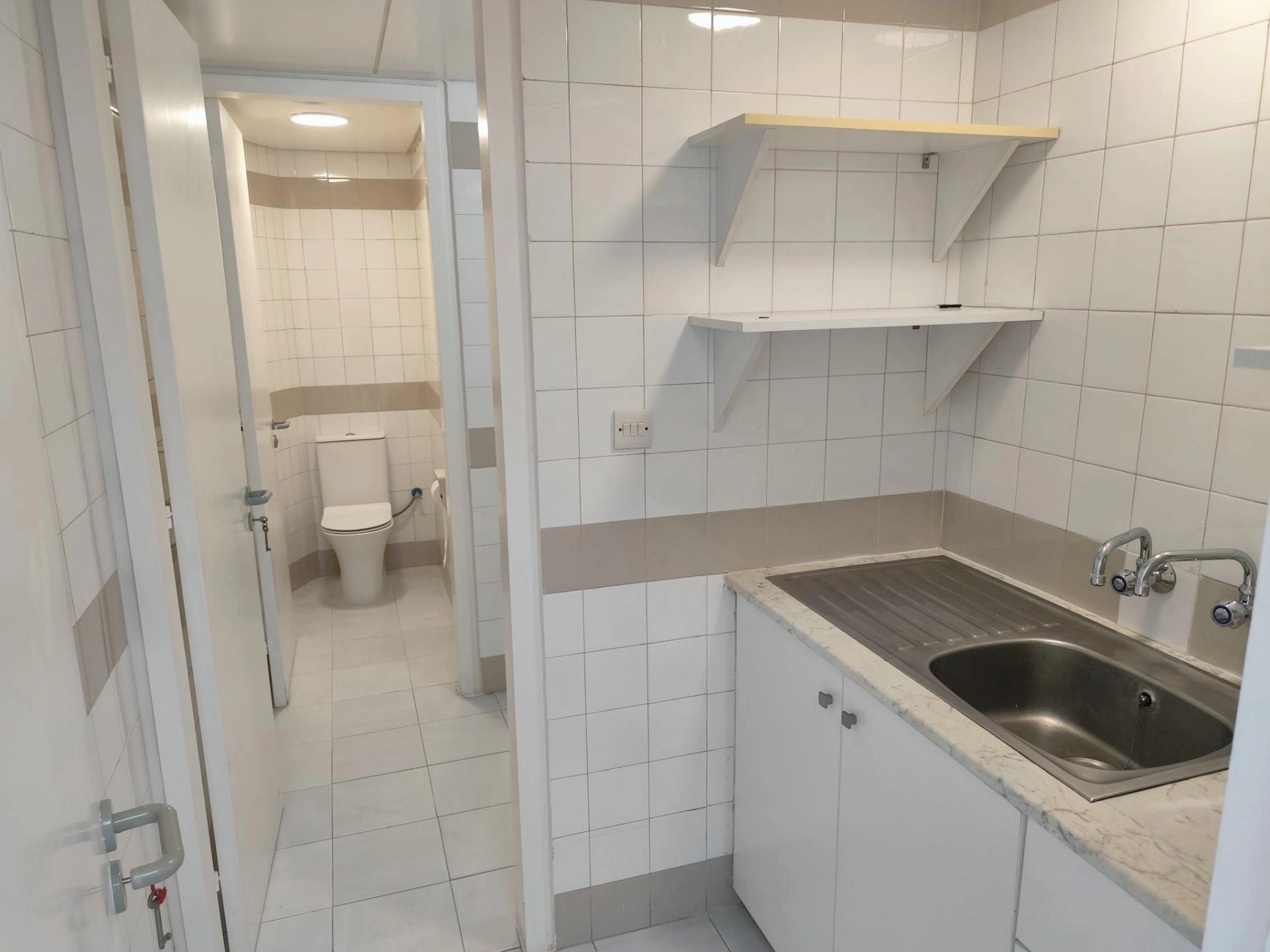 93m² Office for Rent in Limassol – Katholiki