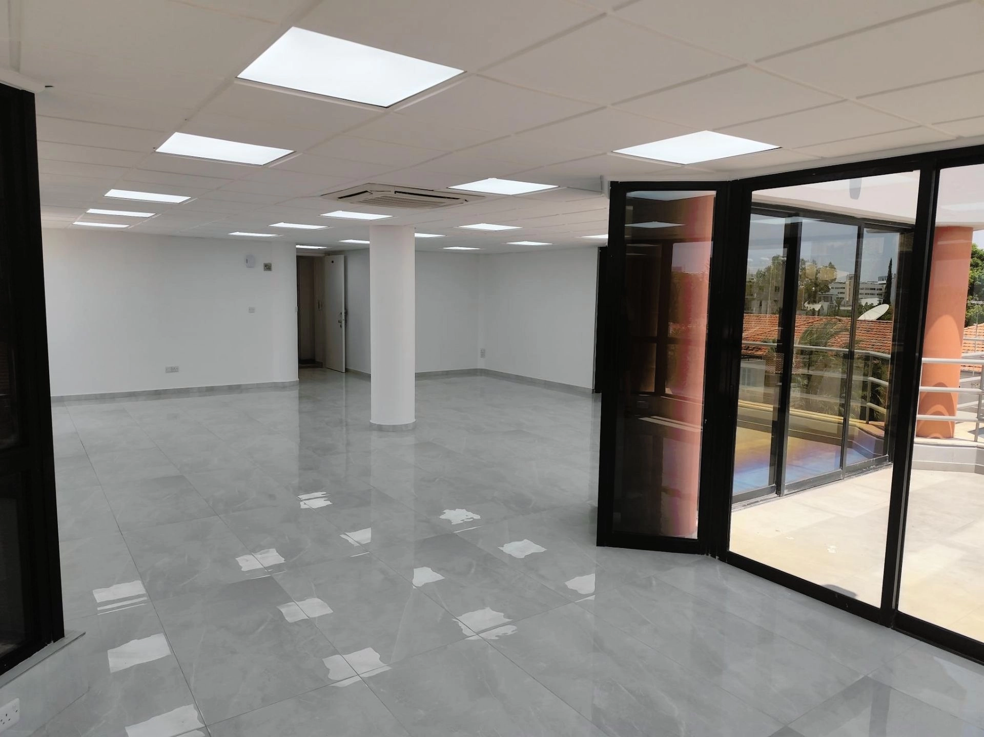 93m² Office for Rent in Limassol – Katholiki