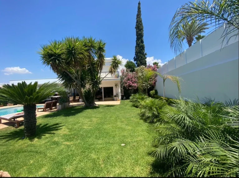 6+ Bedroom House for Sale in Agios Tychonas, Limassol District