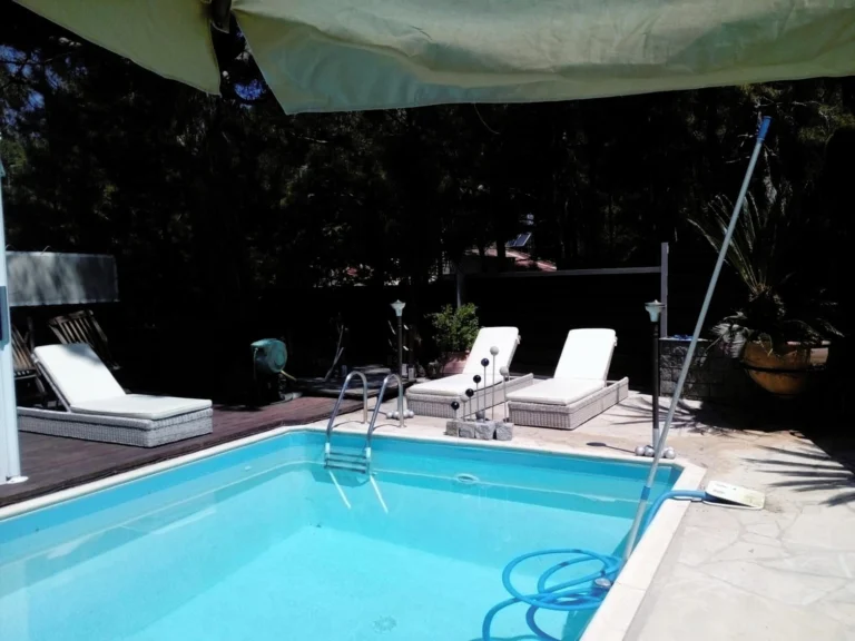 5 Bedroom House for Sale in Moniatis, Limassol District