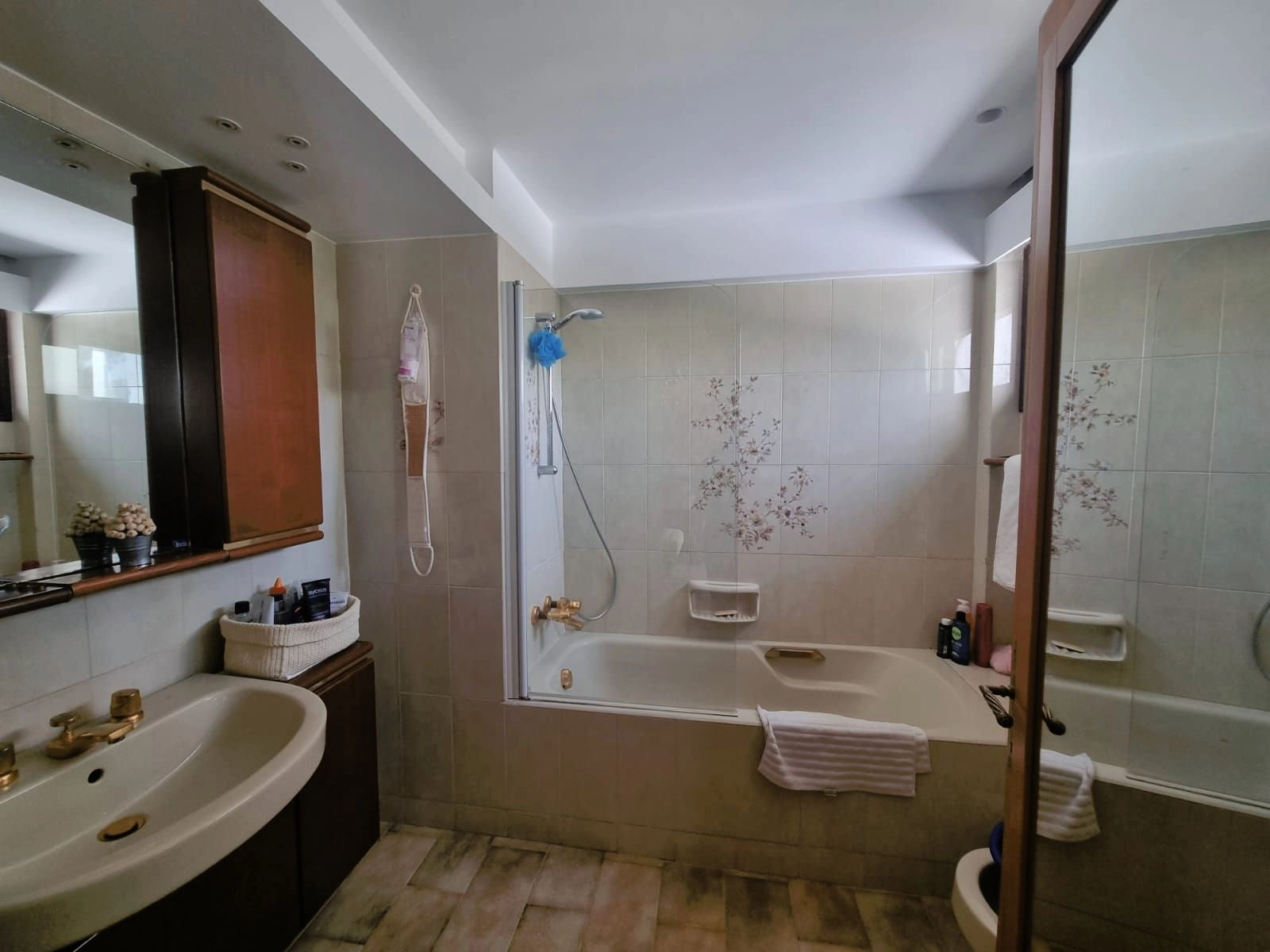 5 Bedroom House for Rent in Moniatis, Limassol District