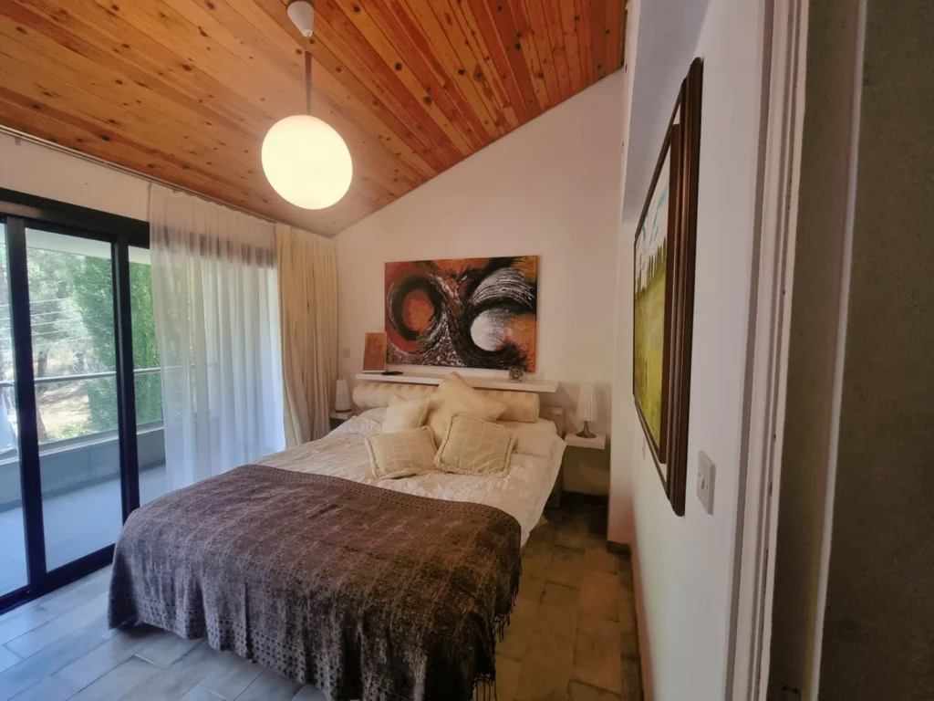 5 Bedroom House for Rent in Moniatis, Limassol District