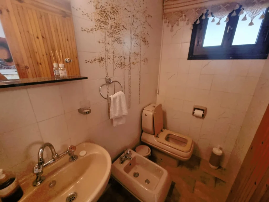 5 Bedroom House for Rent in Moniatis, Limassol District