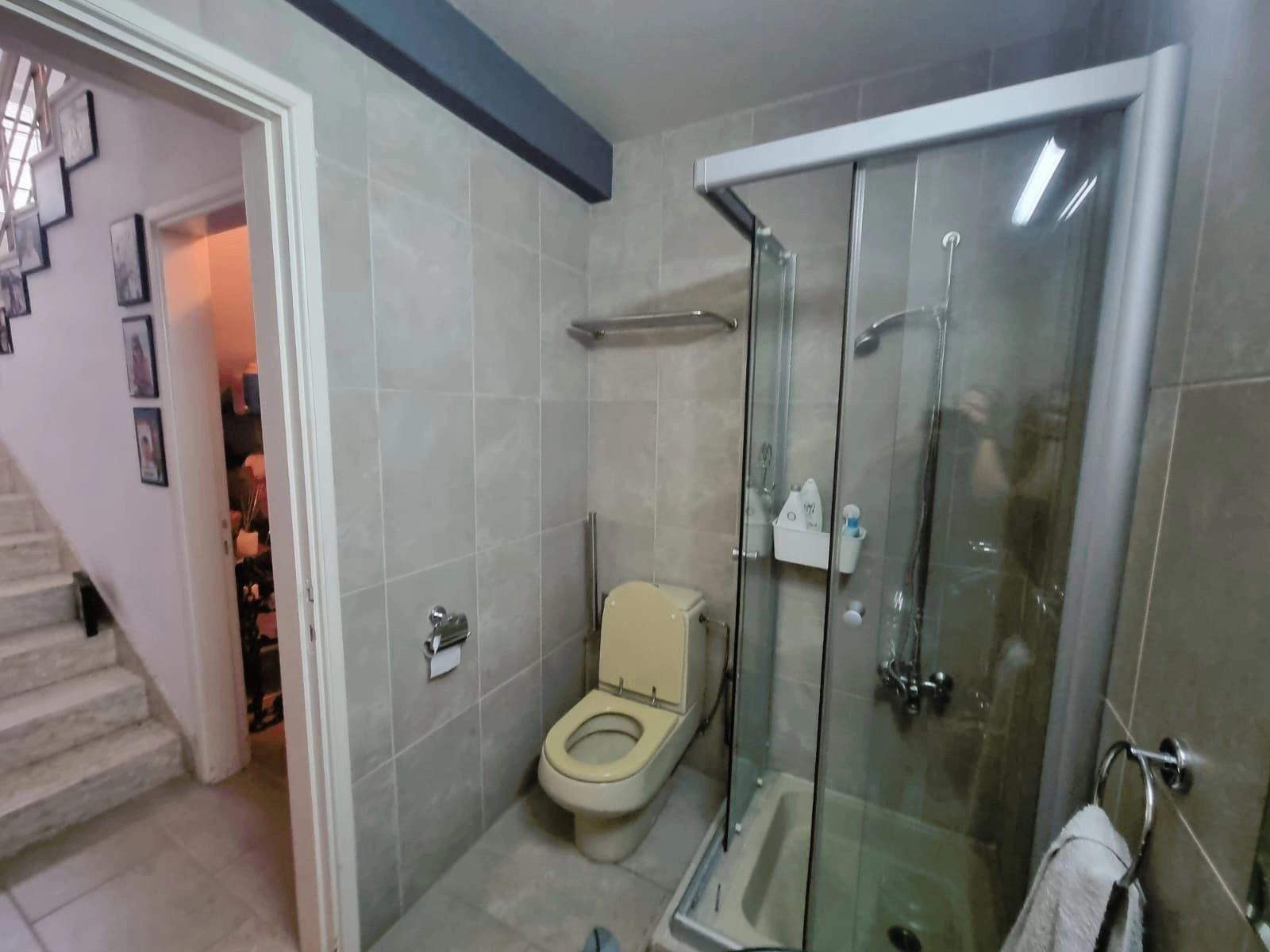 5 Bedroom House for Rent in Moniatis, Limassol District
