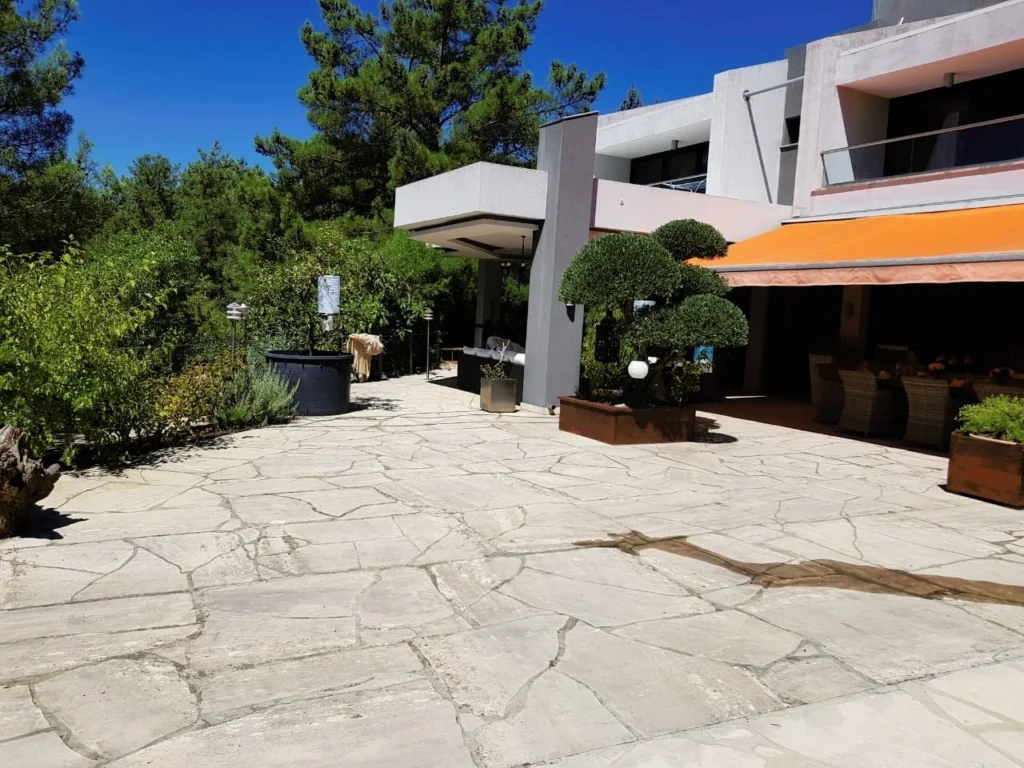 5 Bedroom House for Rent in Moniatis, Limassol District