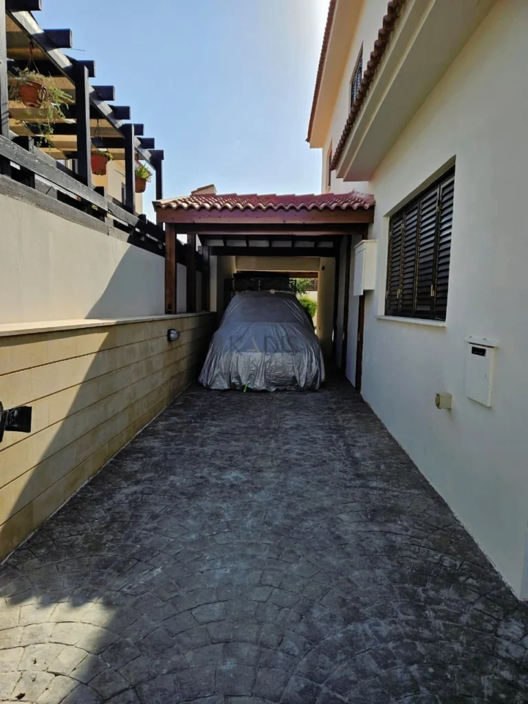 4 Bedroom House for Sale in Aglantzia, Nicosia District