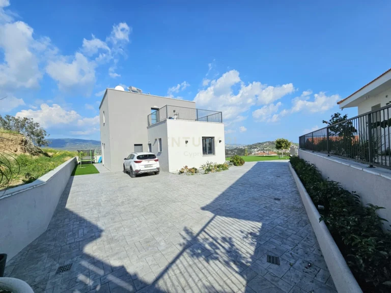 4 Bedroom House for Sale in Parekklisia, Limassol District