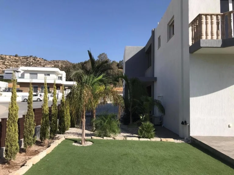 5 Bedroom House for Rent in Palodeia, Limassol District