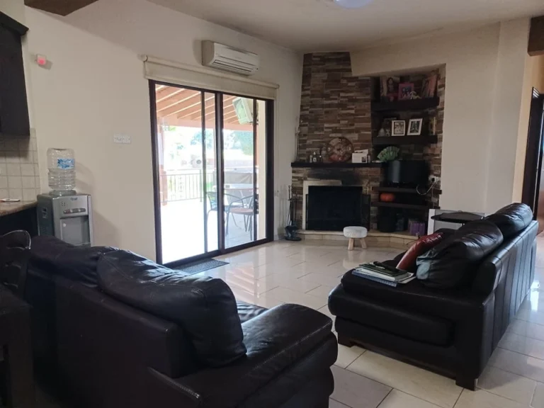 4 Bedroom House for Sale in Ypsonas, Limassol District