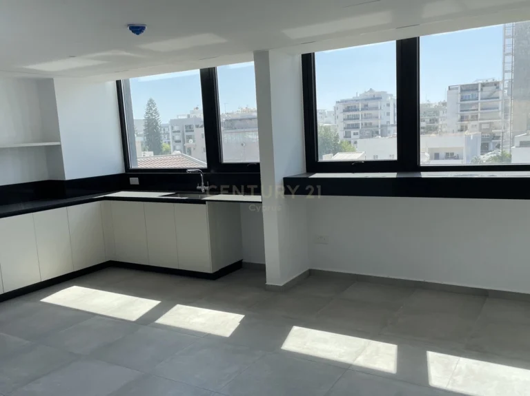 197m² Office for Rent in Larnaca District