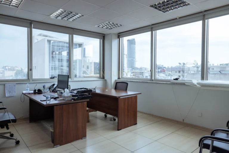 Офис 800 м² в аренду в районе Лимассола