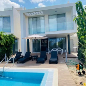 5 Bedroom House for Sale in Chlorakas, Paphos District