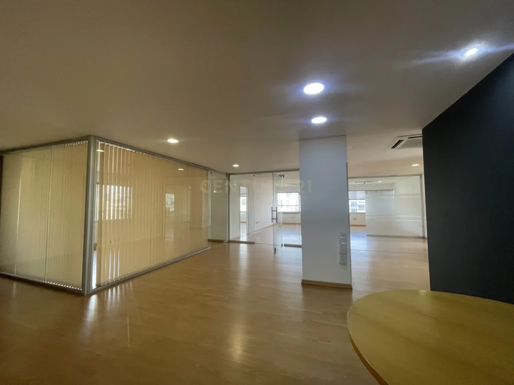 400m² Office for Rent in Limassol District