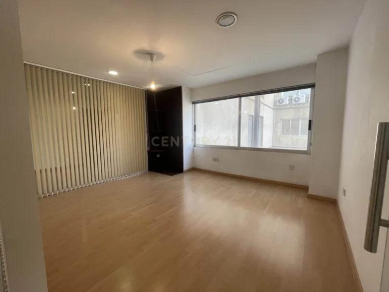 400m² Office for Rent in Limassol District