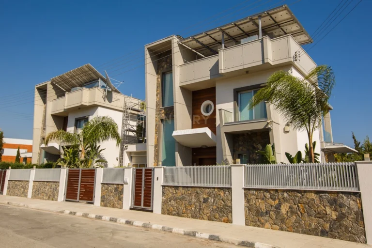 4 Bedroom House for Rent in Agios Tychonas, Limassol District