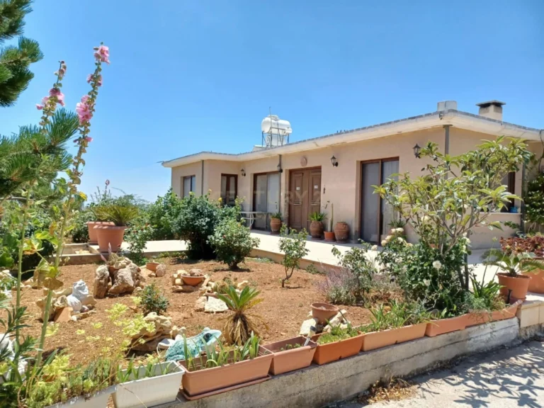 3 Bedroom House for Sale in Agios Therapon, Limassol District