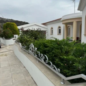 6+ Bedroom House for Sale in Tala, Paphos District