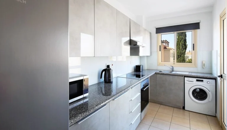 2 Bedroom Apartment for Sale in Paphos – Universal