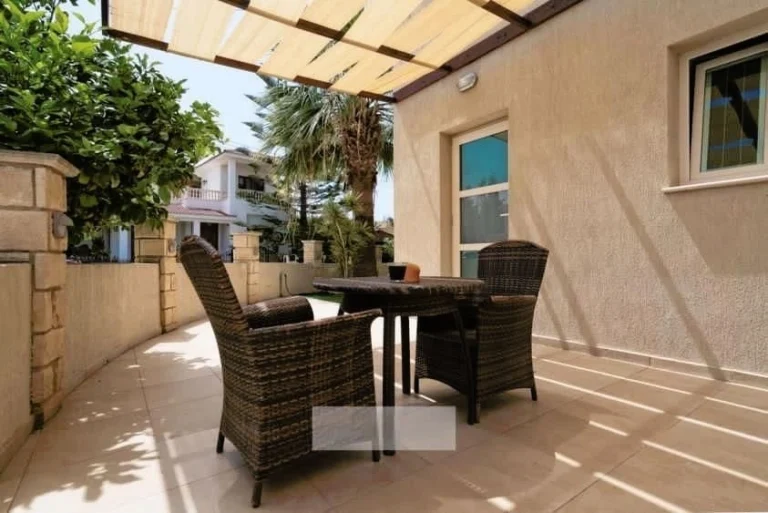 6+ Bedroom House for Sale in Paphos – Universal