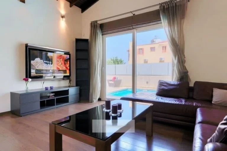 6+ Bedroom House for Sale in Paphos – Universal