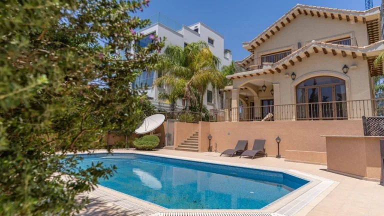 4 Bedroom House for Sale in Amathounta, Limassol District