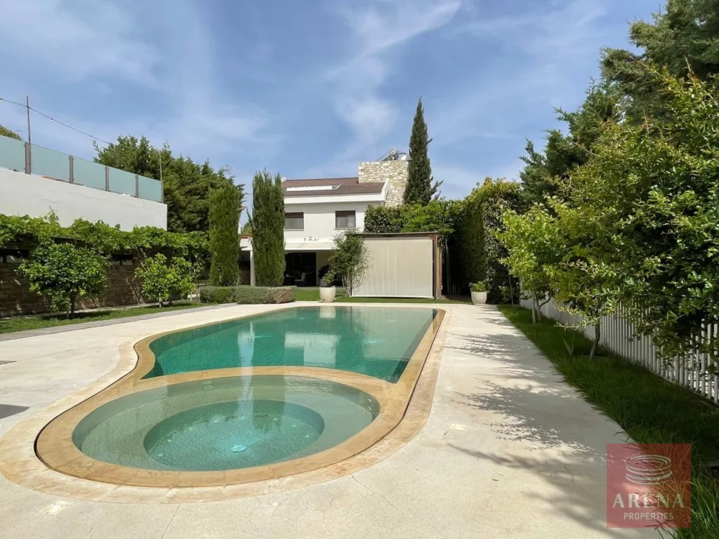 5 Bedroom House for Sale in Aradippou, Larnaca District