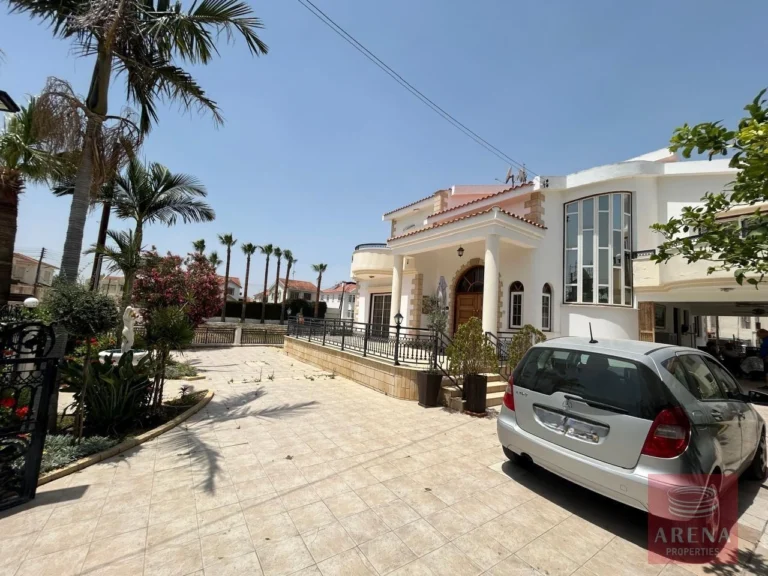 Cheap Houses and Villas for Sale Larnaca up to 900000 euro