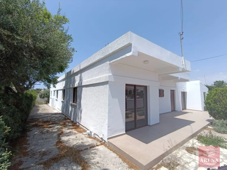 4 Bedroom House for Sale in Pervolia Larnacas