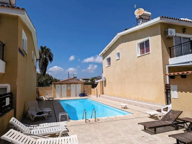 2 Bedroom House for Sale in Chlorakas, Paphos District