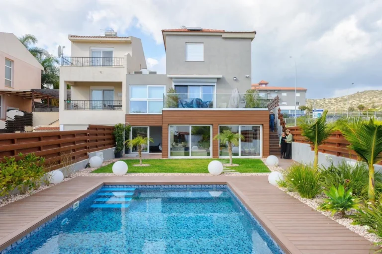 4 Bedroom House for Sale in Parekklisia Tourist Area, Limassol District