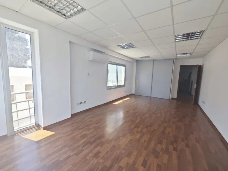 120m² Office for Rent in Limassol District