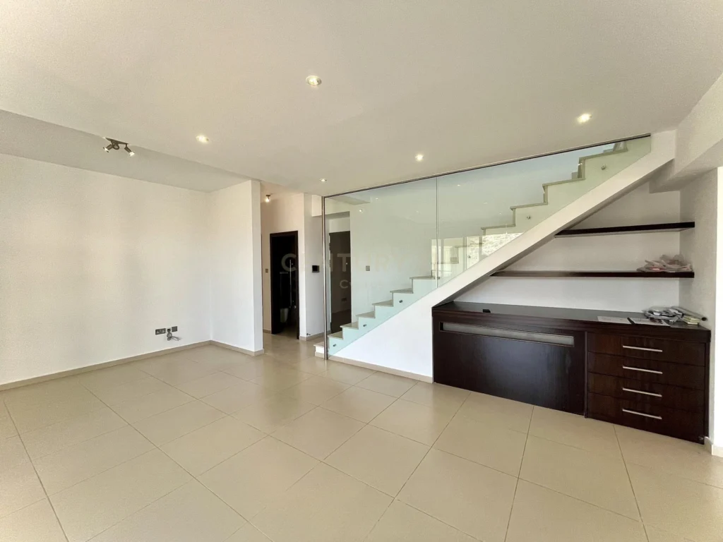 4 Bedroom Apartment for Rent in Germasogeia, Limassol District
