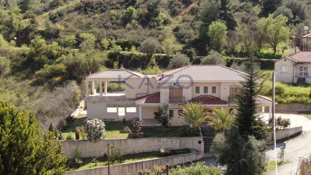 4 Bedroom House for Sale in Kampos, Nicosia District